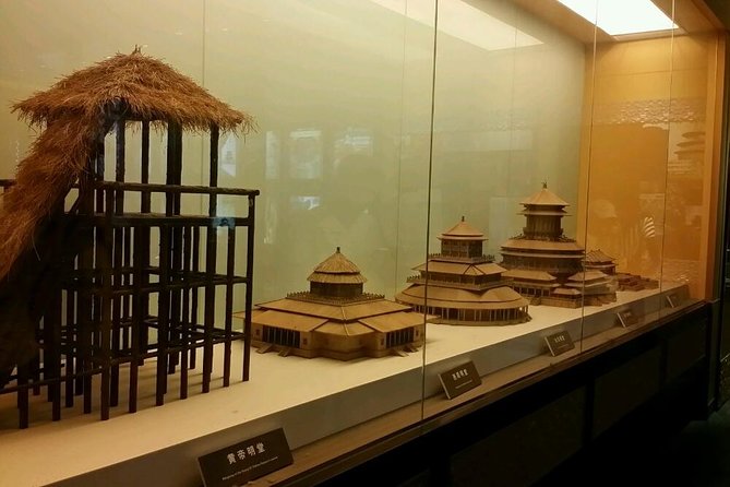 Beijing Private Tour to Temple of Heaven, Panda House and Summer Palace - A quick stop at Hongqiao Market
