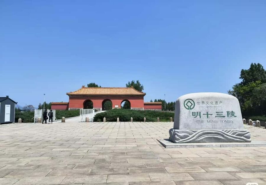 Beijing: Private Transfer to Great Wall & City Highlights - What the Driver Does for You