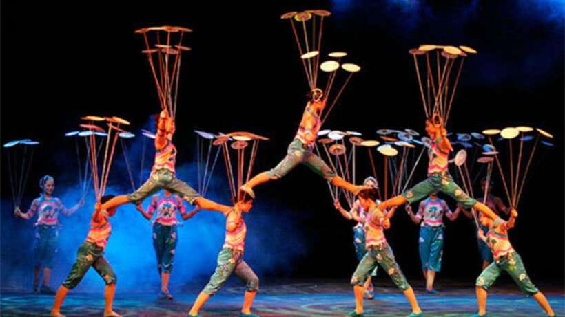 Beijing: Red Theatre Acrobatics Show Ticket-Local Must-See - What the Red Theatre Show Is Like