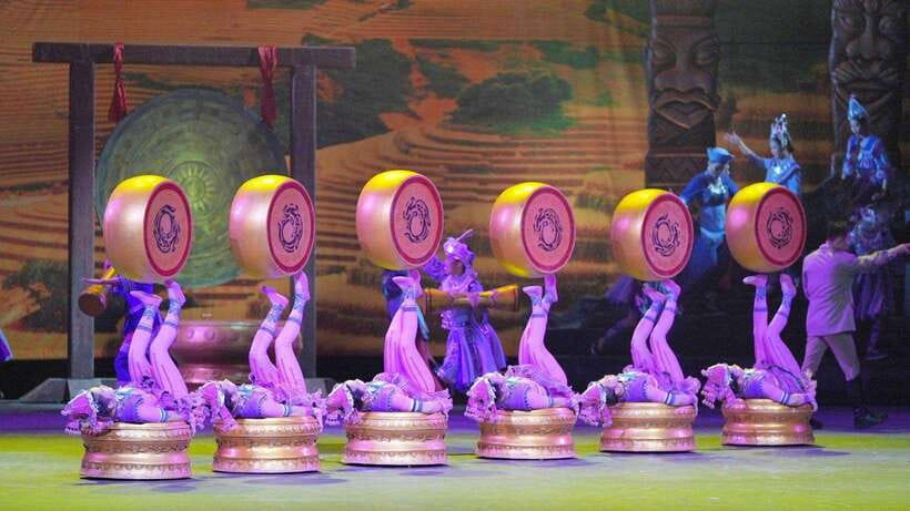 Beijing: Red Theatre Acrobatics Show Ticket-Local Must-See - Seven Acts That Give the Show Its Shape