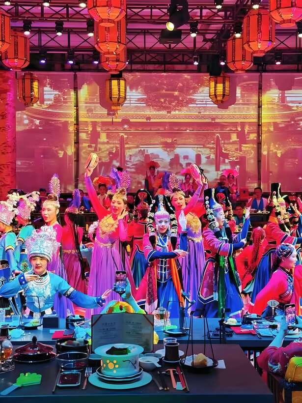 Beijing Royal Banquet with Chinese culture prefermance - Key points at a glance