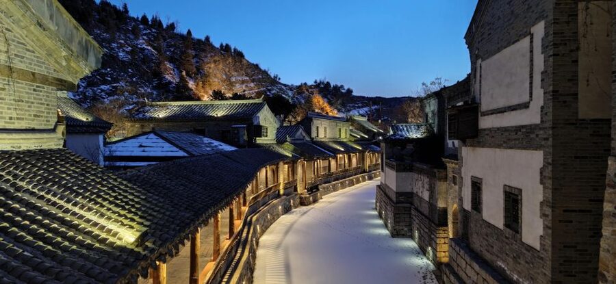 Beijing: Simatai Great Wall & Gubei Water Town Private Tour - Gubei Water Town after the wall