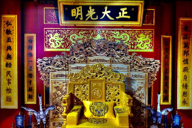 Beijing Wangfujing Calligraphy Class by Forbidden City - Tea, Air-Conditioning, and the Bookstore Setting