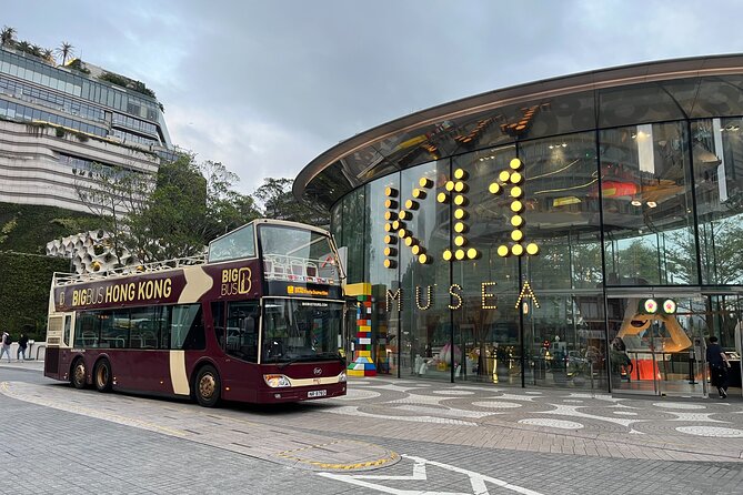 Big Bus Hong Kong Panoramic Night Tour by Open-Top Bus - The Bruce Lee Statue and the Avenue of Stars