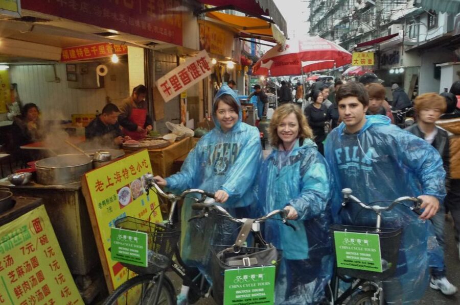 Biking Real Shanghai& Tea Tasting Experience - Central Shanghai, the Bund, and Xintiandi