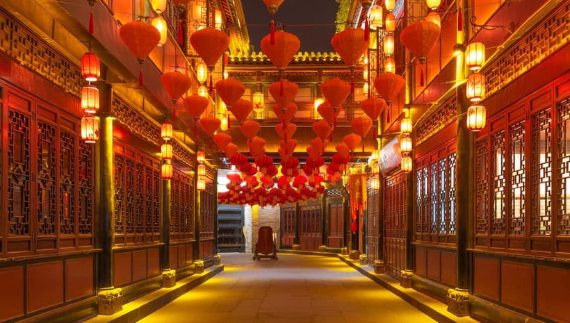 Chengdu: City Walking Tour with Food and Culture Stops - Chengdu Museum turns a walk into a history lesson