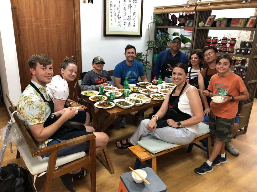 Chengdu: Cooking Class with Fresh Market Half Day Experience - Who should book this experience