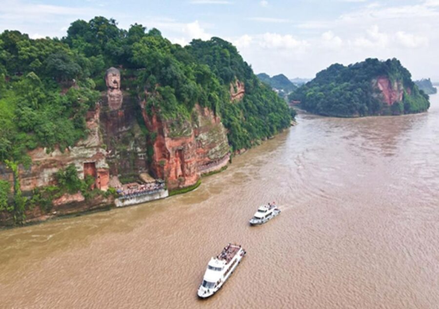 Chengdu panda & Leshan Buddha One Day Private Tour - Private transport makes the long day manageable