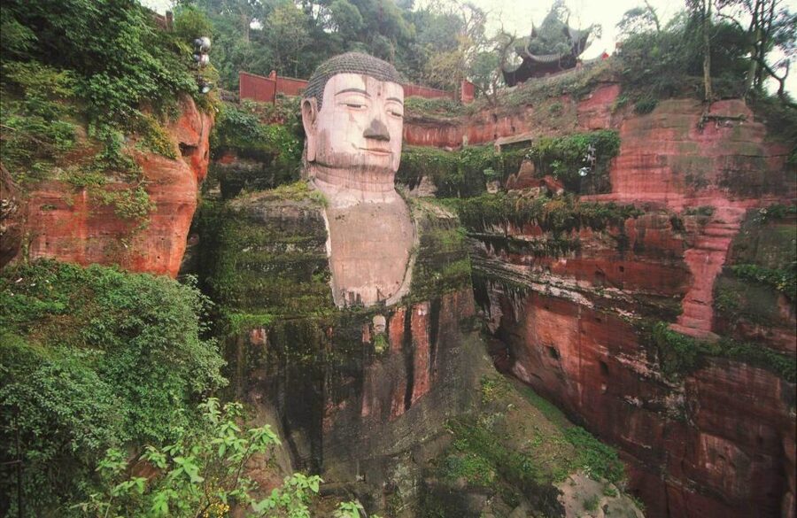 Chengdu Private Tour of Leshan Buddha and Panda Base - What your guide adds to the day