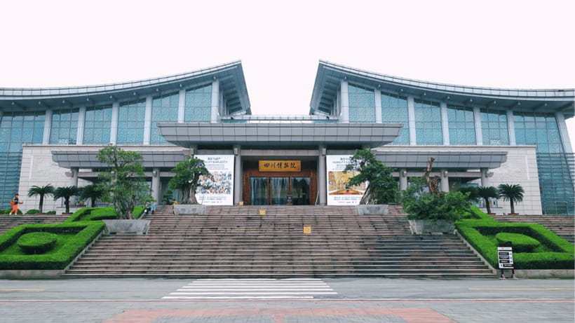 Chengdu: Sichuan Museum - Cultural and Historical Heritage - Bronze, ceramics, and Han dynasty stone carvings