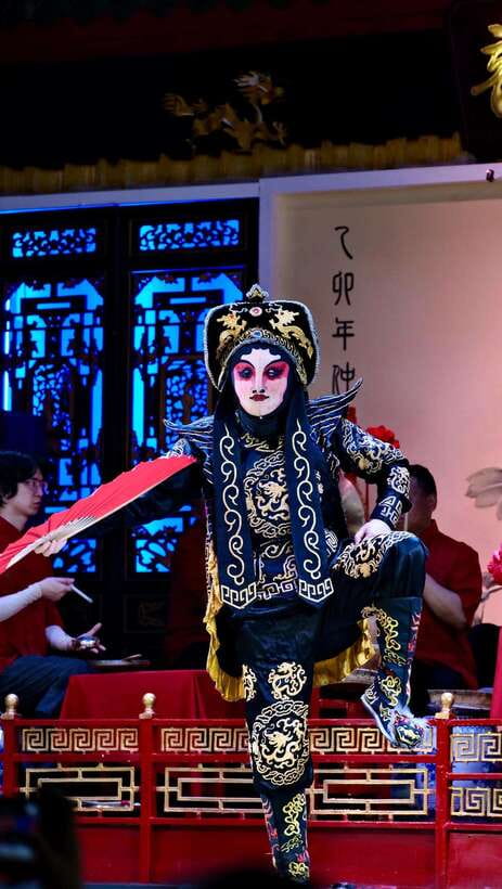 Chengdu: Sichuan Opera Face-Changing and Acrobatics Show - Why this Chengdu show is worth your evening