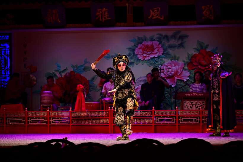Chengdu: Sichuan Opera Show Ticket - Shu Feng Ya Yun - What happens at Shu Feng Ya Yun Teahouse
