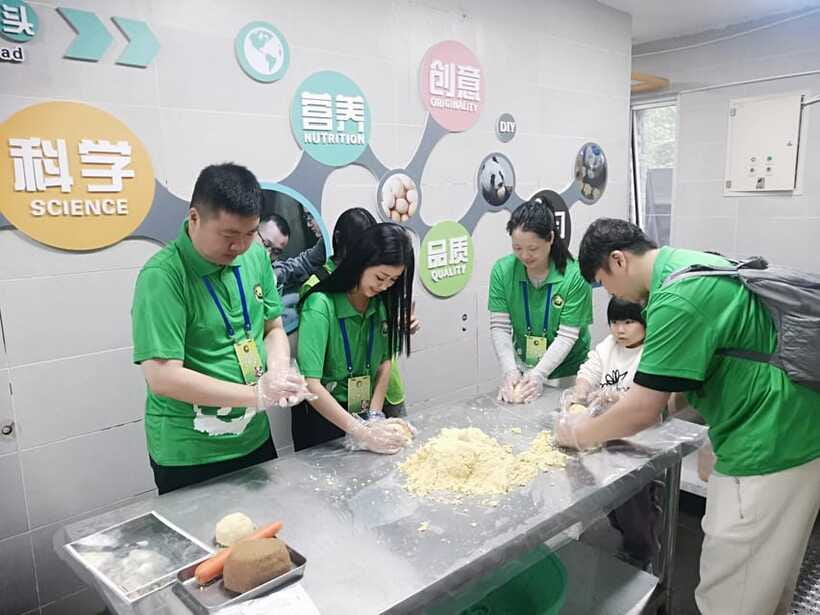Chengdu: Volunteer Day Experience at Dujiangyan Panda base - Who will enjoy this day most