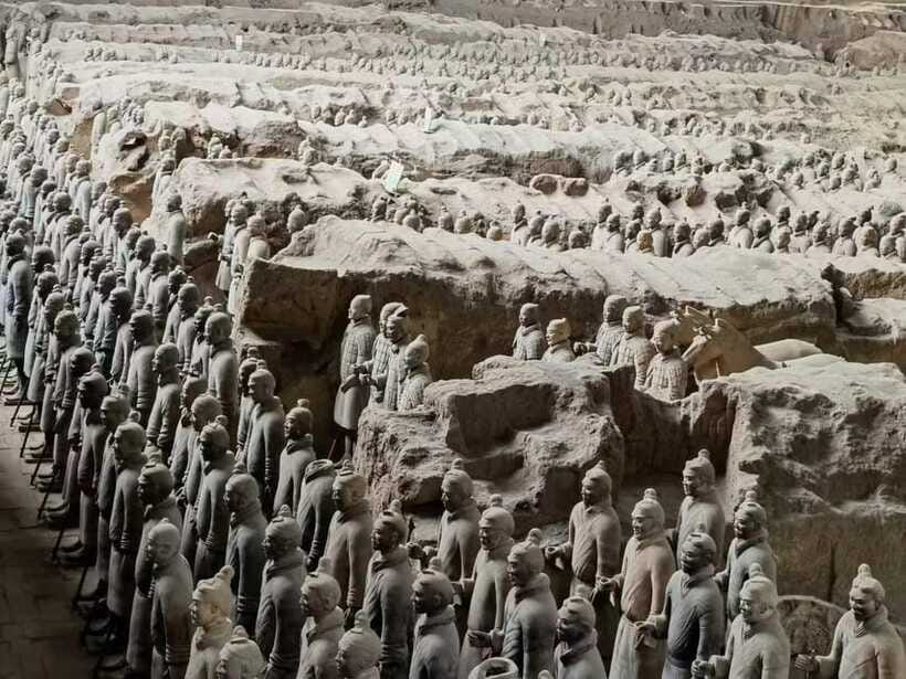 Chengdu: Xi'an Terracotta Warriors Day Trip by Bullet Train - Two hours with the Terracotta Army