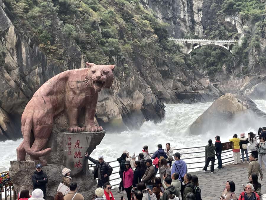 China Shangri-La Tiger Leaping Gorge : A Canyon Adventure - Key points at a glance