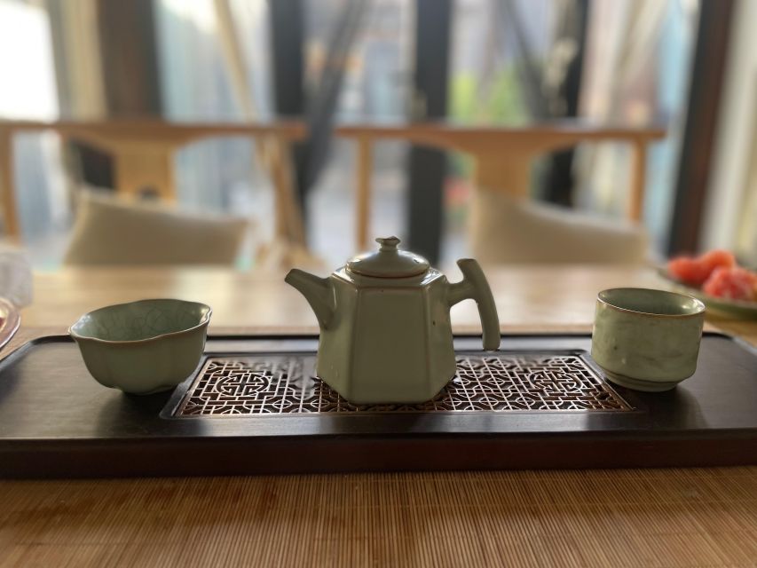 Chinese Tea ceremony in Beijing Hutong courtyard - Why this tea ceremony feels different
