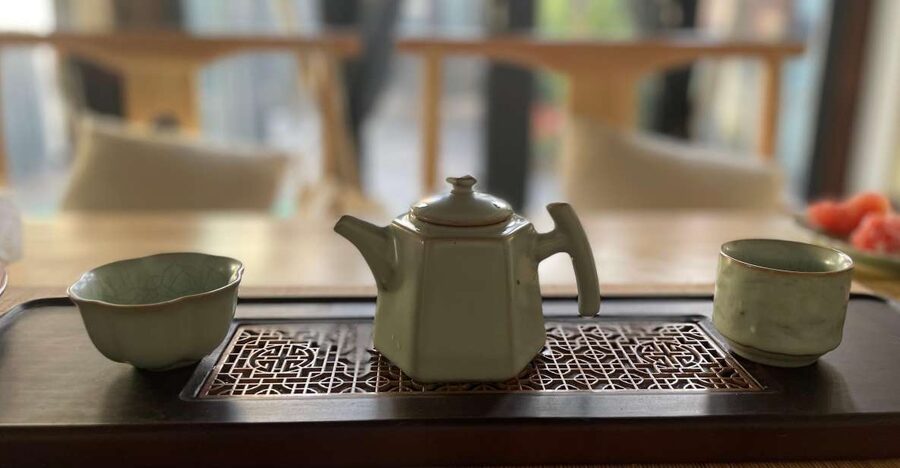 Chinese Tea ceremony in Beijing Hutong courtyard - Arriving near the Forbidden City
