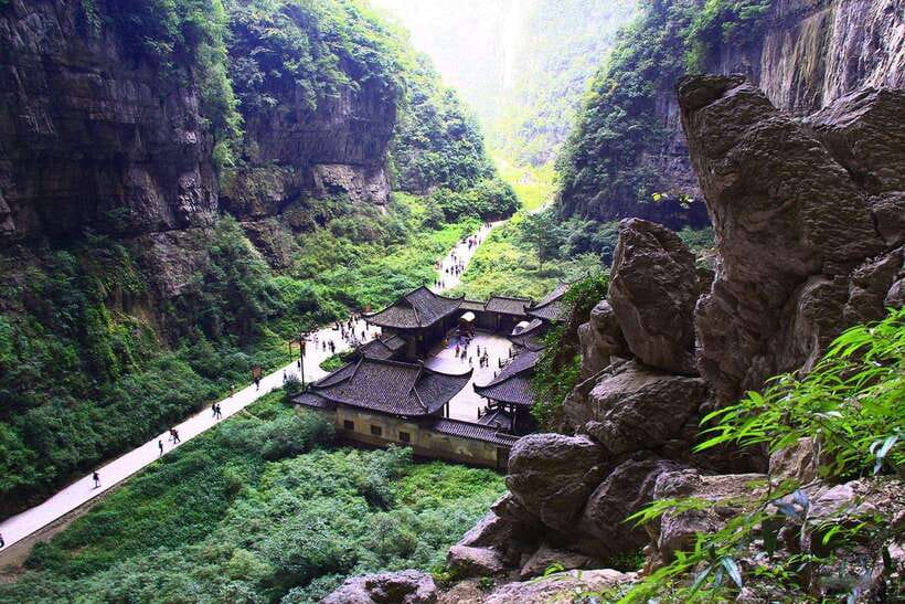 Chongqing: Wulong 2 Spots All-inclusive Luxury Private Trip - The three-hour ride from Chongqing