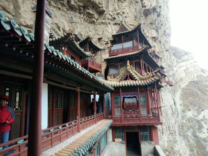 Datong: Temples and Grottoes day tour with tickets options - Lunch between the two ancient sites