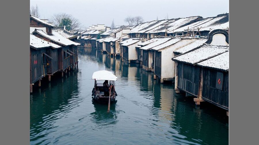 Delve into Wuzhen Water Town: Private Tour from Shanghai - Dong Zha and Xi Zha: two different views of Wuzhen