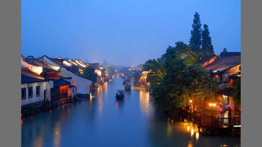 Delve into Wuzhen Water Town: Private Tour from Shanghai - A guide who adds more than directions