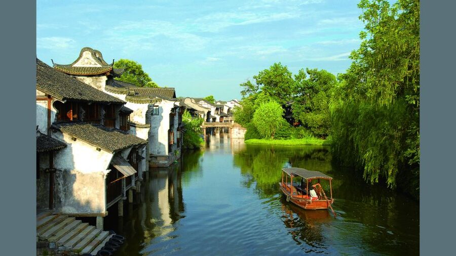 Delve into Wuzhen Water Town: Private Tour from Shanghai - Local food at the right point in the day