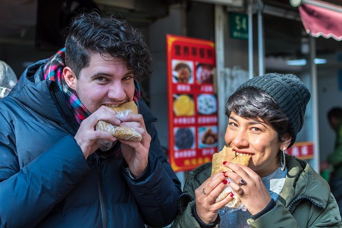 Eat Like a Local: Street Breakfast Tour in Shanghai - Why the small group changes the experience
