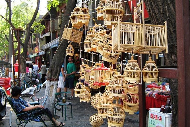 Essential Xi'an Private Day Tour Including Lunch - A local lunch between the major sights