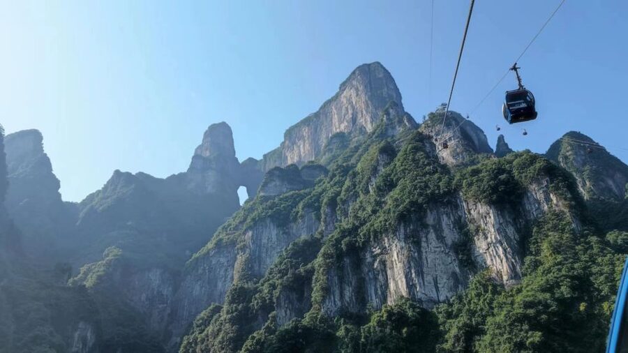 Full-Day Private Tour of Tianmen Mountain - Yunmeng Fairy Summit and the mountain views