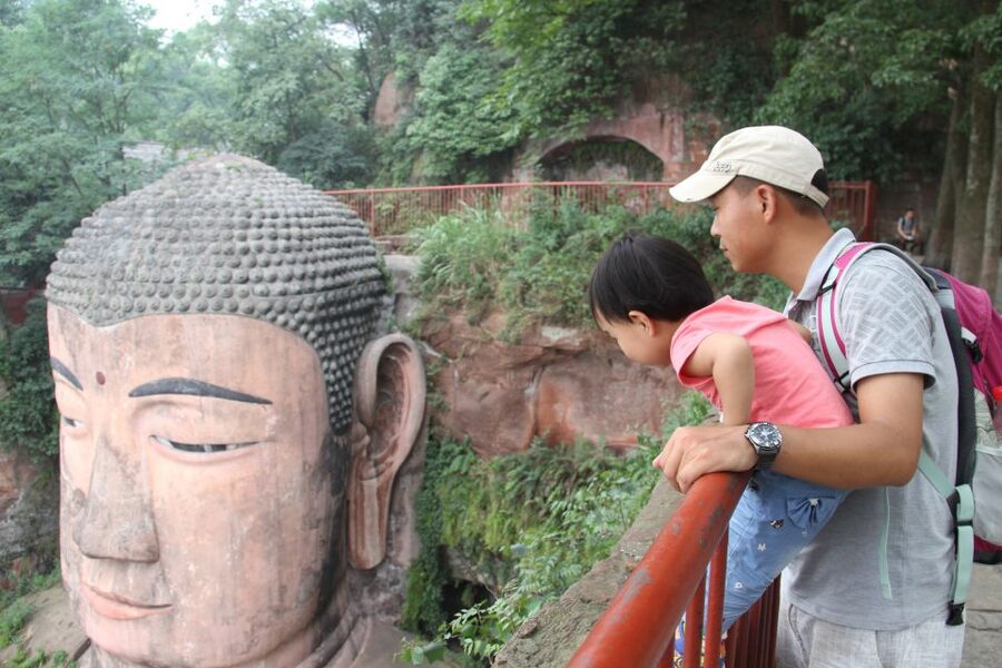 Full-Day Tour of Leshan's Giant Buddha from Chengdu - Lunch with the Giant Buddha in view