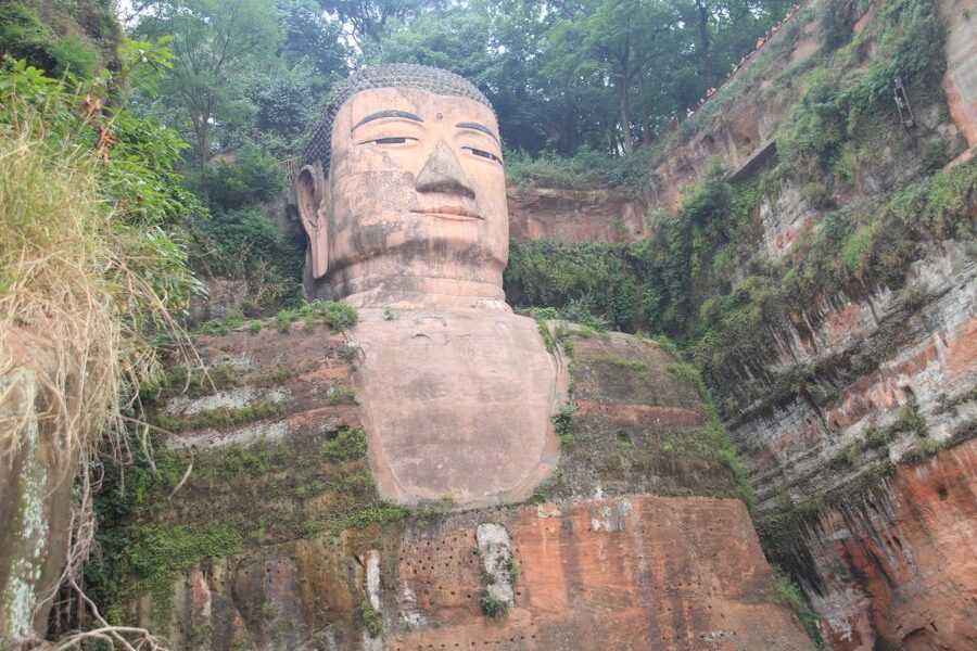 Full-Day Tour of Leshan's Giant Buddha from Chengdu - Lingyun Temple and the museum put the statue in context