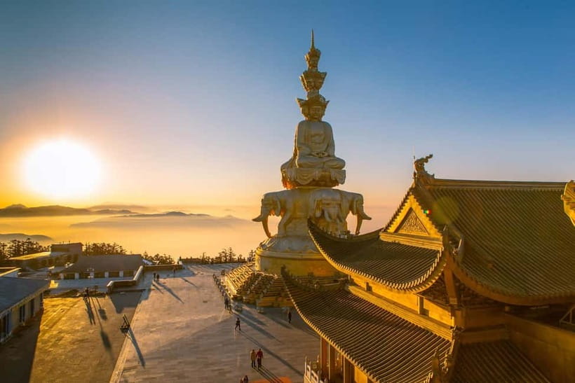 Golden Buddha & Cloud Sea: Emei Mountain Private Tour - Cable car to the 3,077-meter Golden Summit