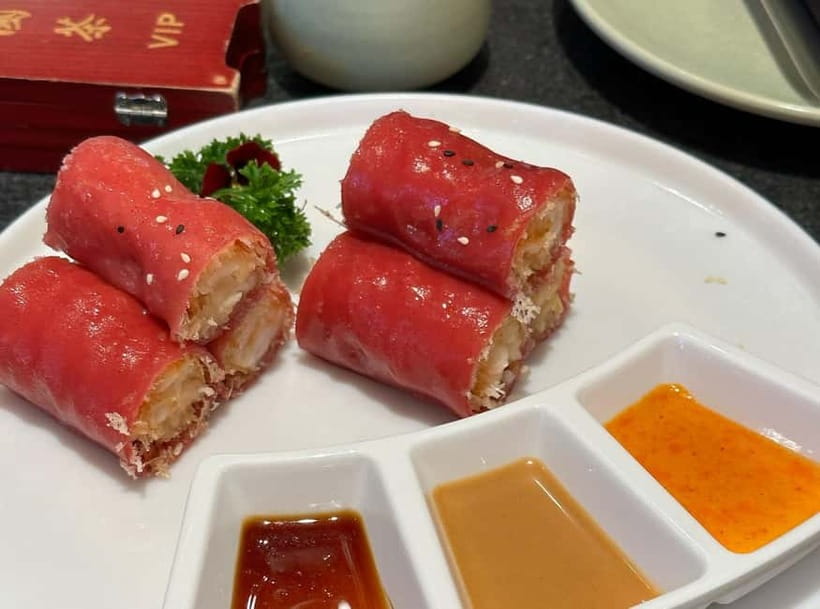 Guangzhou: Food Tour - Eat Like Local + Rice Roll Workshop - Claypot rice, beef ho fun, and fishball noodles