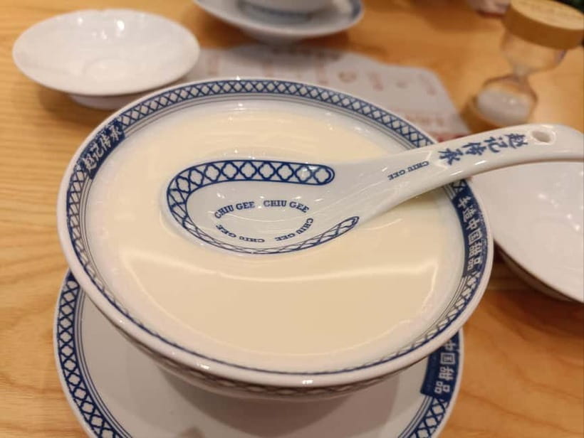 Guangzhou: Food Tour - Eat Like Local + Rice Roll Workshop - Who should book this Guangzhou food tour?