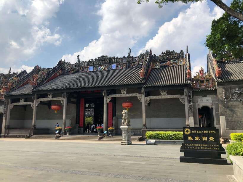 Guangzhou Full Day City Tour with Old and New Highlights - Yuexiu Park: local life beside old city walls