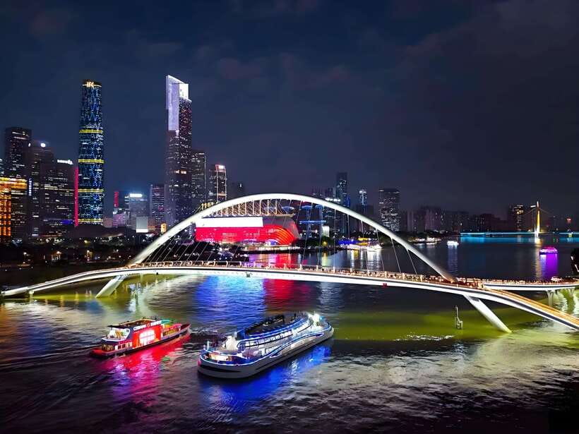 Guangzhou: Roundtrip Cruise Night View from Canton Tower - What the cruise feels like for different types of visitors