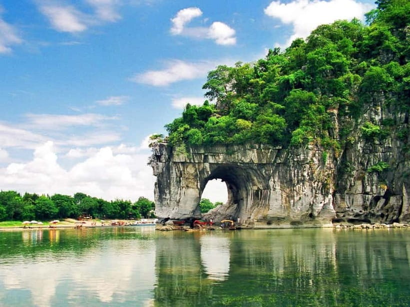 Guilin: 1-Day Iconic Landmarks & Cultural Tour - Reed Flute Cave, a 240-meter underground gallery