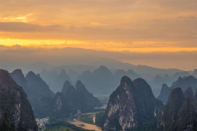 Guilin:1-Day Yangshuo bird's eye view mountains private tour - Why the view from Xianggong Mountain matters