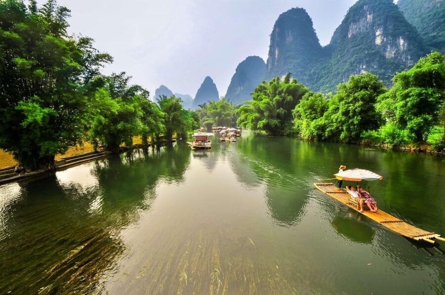 Guilin: Elephant Trunk Hill, Reed Flute Cave & Daxu Old Town - Lunch and the value of a private vehicle