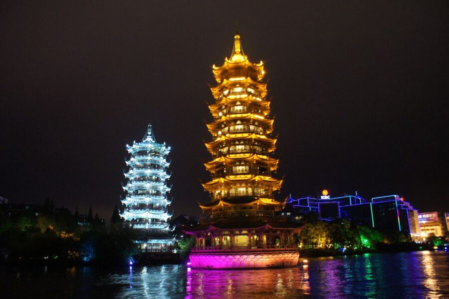 Guilin: Four Lakes Night Cruise with Round-trip Transfer - Choosing between the one-hour and 90-minute routes