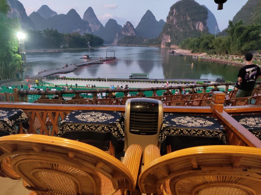 Guilin: Private Full-Day Li River Cruise and Liusanjie Show - Three hours around Yangshuo and West Street