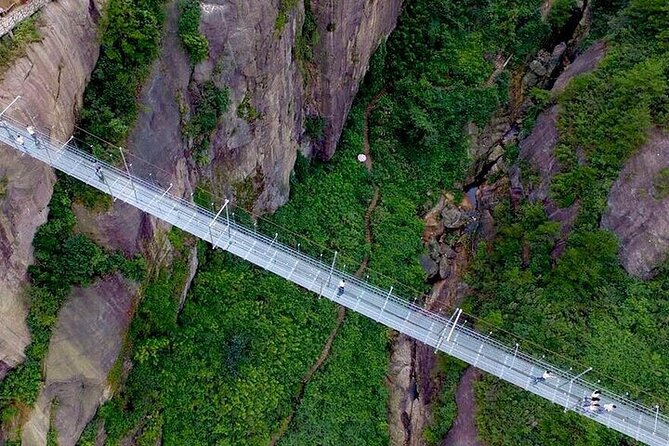 Gulong Gorge Skywalk Glass Bridge and Waterfall View Private Tour - Why Gulong Gorge makes a good escape from Guangzhou