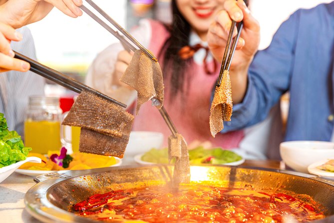 Half-Day Chengdu Back Alley Foodie Tour - Who should book this experience?