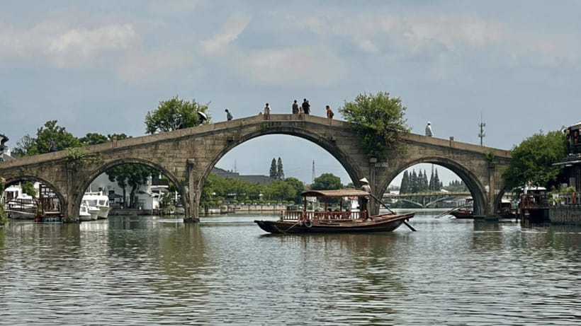 Half-Day Zhujiajiao Water Town Wonders Small Group Tour - The family garden and an older way of living