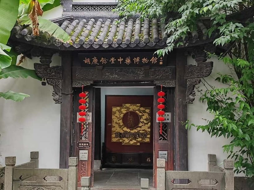 Hangzhou Insider Mini-Hike: TCM, Hill Views and Wet Market - Who should book this Hangzhou walk?