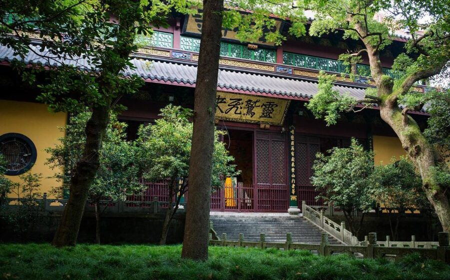Hangzhou: Private Customized Tour of City's Top Sights - Amanfayun Village and the tea fields