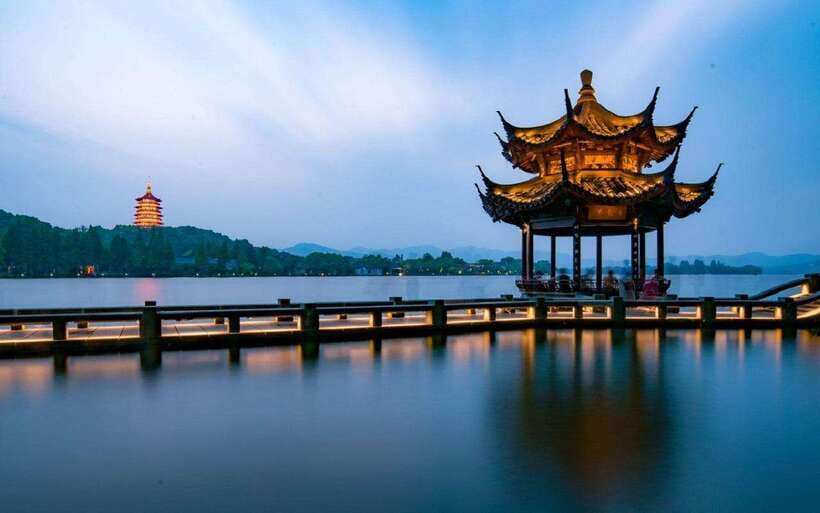Hangzhou Private Day Trip by Bullet Train from Shanghai - Riding the bullet train from Shanghai