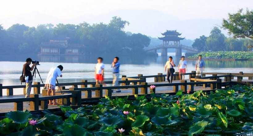 Hangzhou Private One Day Trip from Shanghai by Bullet Train - Longjing tea village gives the day a local pause