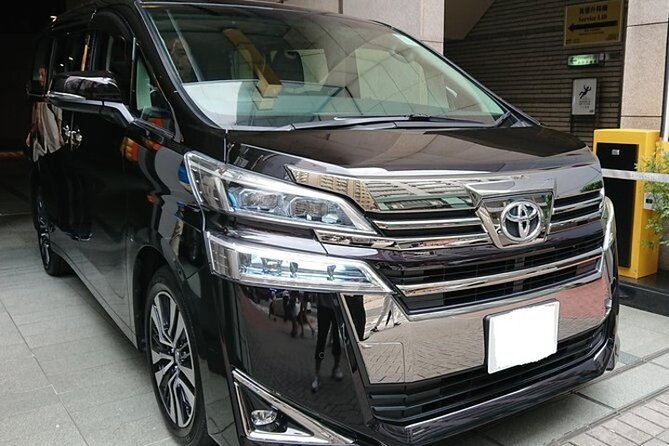 HKG Private Transfer: Airport to Hong Kong & Kowloon - A calm first ride from Hong Kong International Airport