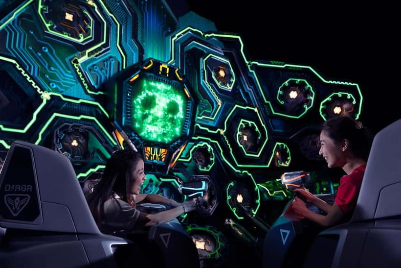 Hong Kong Disneyland: Non-Stop 2-Day Fun Ticket - Seasonal Christmas entertainment and the 20th anniversary